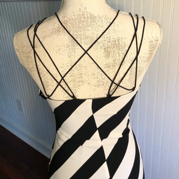 Karen Millen Striped Halterneck Midi Dress - Picture 6 of 7